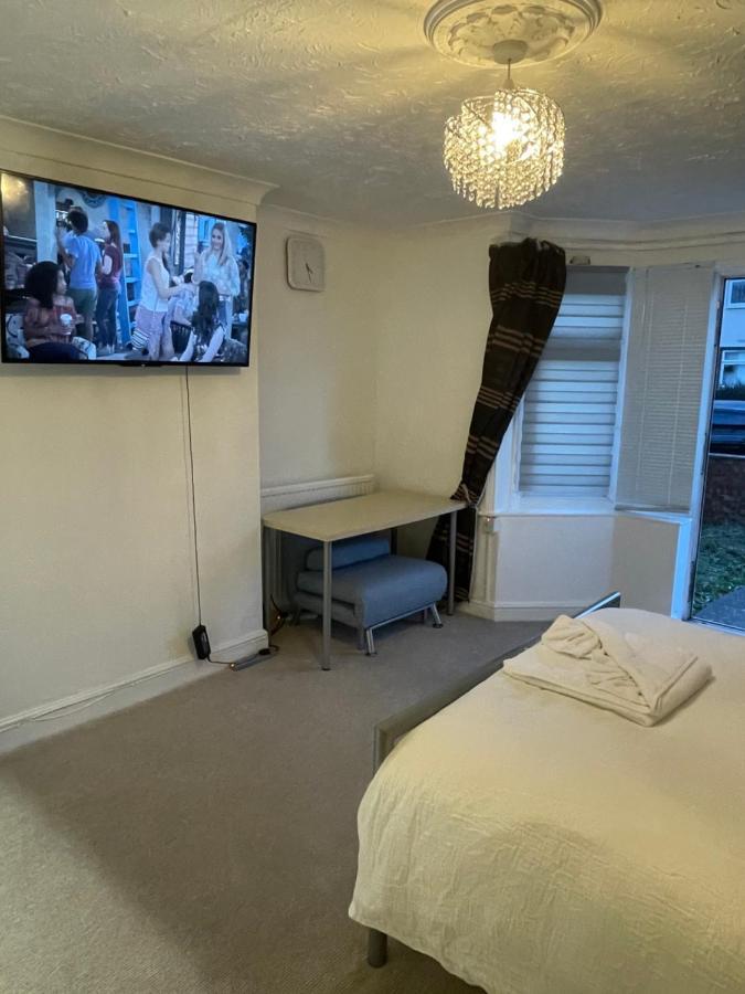 Alder En-Suites Self-Catering With Private Shower 1 Southampton Luaran gambar